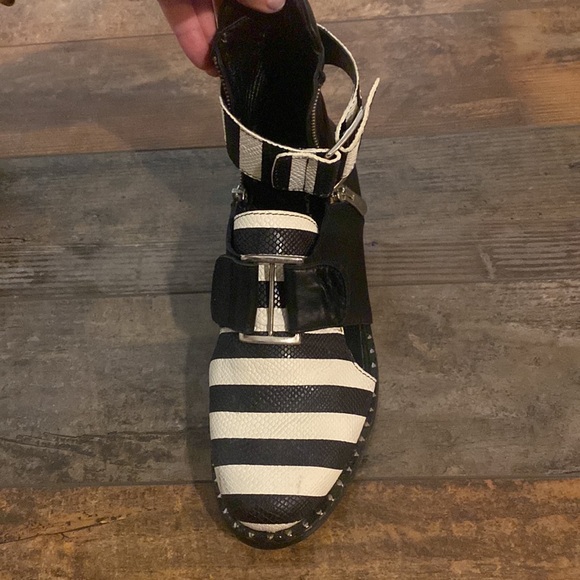 Summer European boots with cut out design - Picture 5 of 8